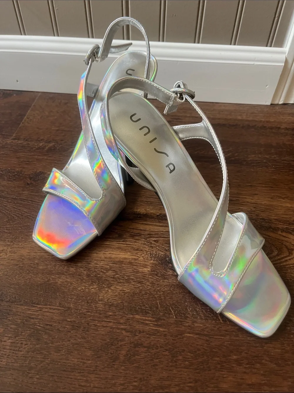 BRAND NEW Unisa Iridescent Silver Slingback Heels